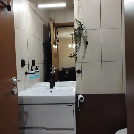 アパート студио е 13 *